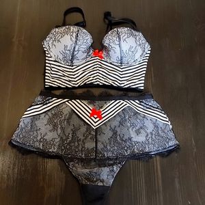 Victoria's secret lingerie set. Black and white with pink bow accent. 🎀